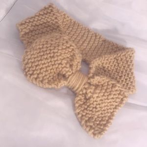Oatmeal Crochet bow ear warmer